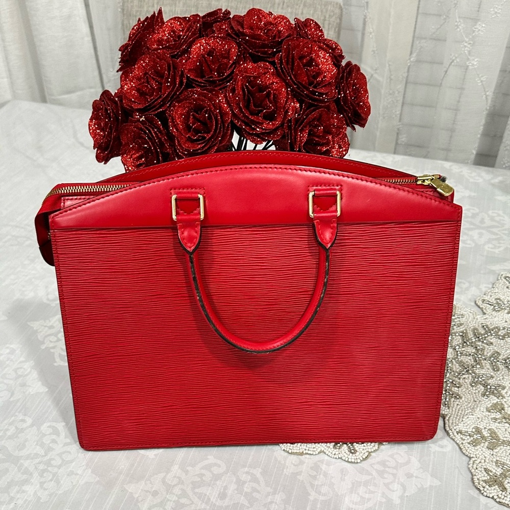 LV tote bag in great condition